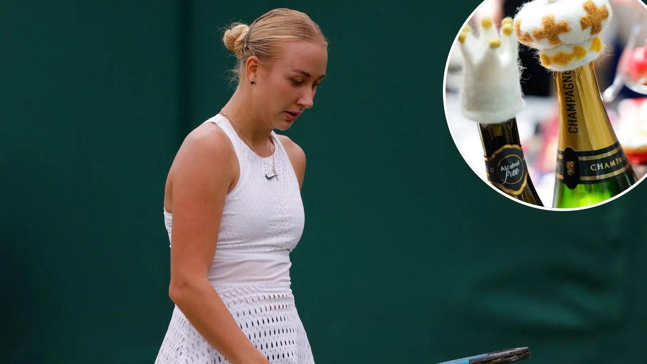 Wimbledon 2023 Game stopped as fans pop bottles of champagne, video, Mirra Andreeva news.au — Australias leading news site
