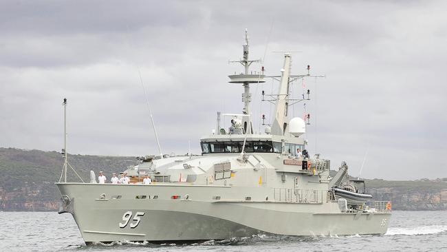 Aust Navy warship HMAS Maryborough is the newest Armidale Class Patrol boat to enter service in the Royal Australian Navy, recently commissioning in Brisbane. HMAS Maryborough enters Sydney Harbour for the first time.