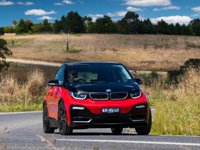 BMW’s updated electric hatch goes a little further, a lot faster