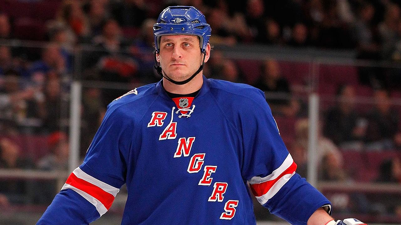 Family of enforcer Derek Boogaard sues NHL for wrongful death, NHL