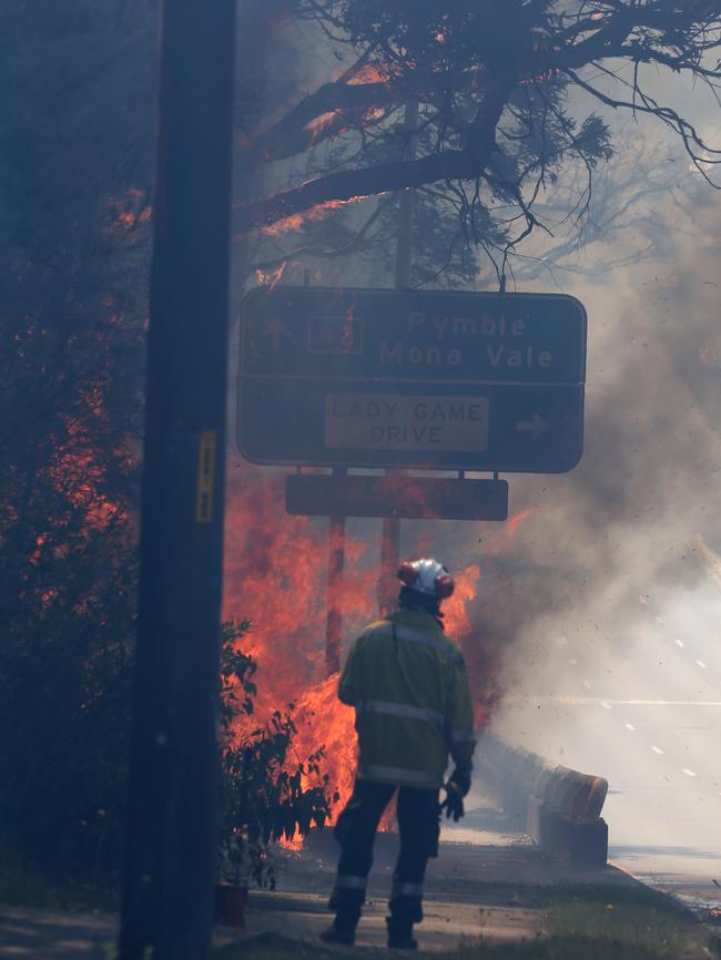 A bushfire on Lane Cove Road, Macquarie Park. Pic: John Grainger.