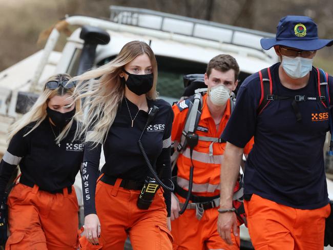 SES volunteers join the search at the weekend. Picture: David Swift