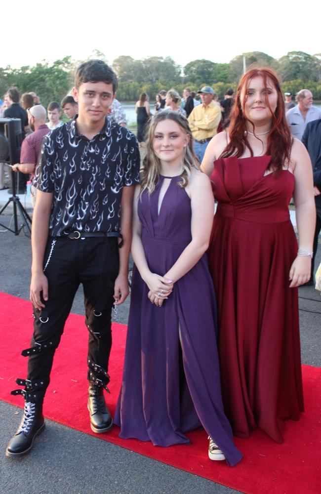 Piper Secker, Raquel Reynolds &amp; Ethan Pursey at the 2023 Gin Gin State High School Formal.