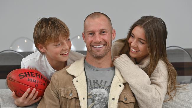 Scott Thompson with his children, Harry, 14, and Ava, 17. Picture: Keryn Stevens