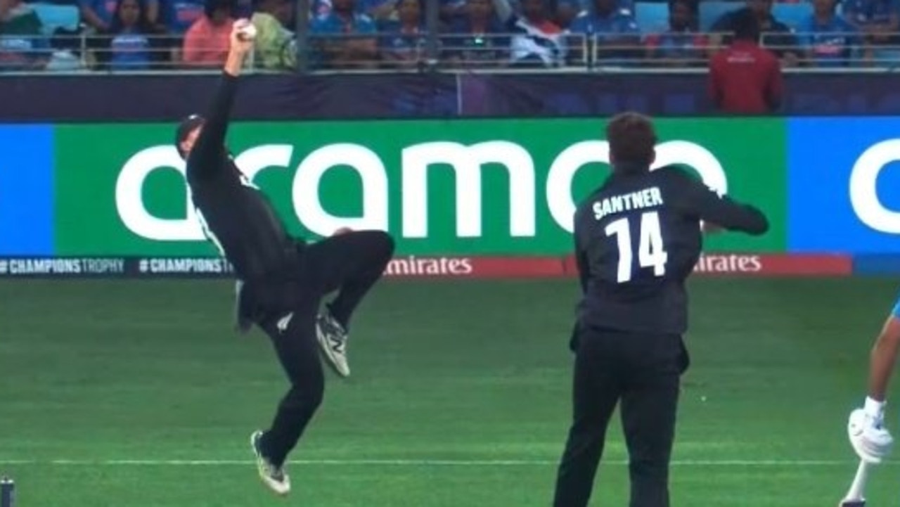 Glenn Phillips Stuns Cricket Fans with 'Unbelievable' Catch in Champions Trophy Final