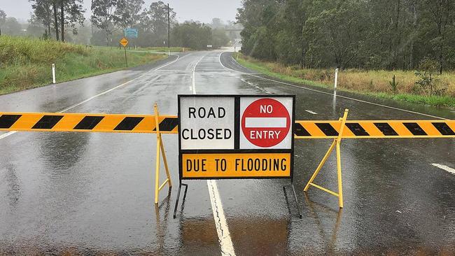 The Gillies Range Rd remained closed on Tuesday morning. Picture: supplied.