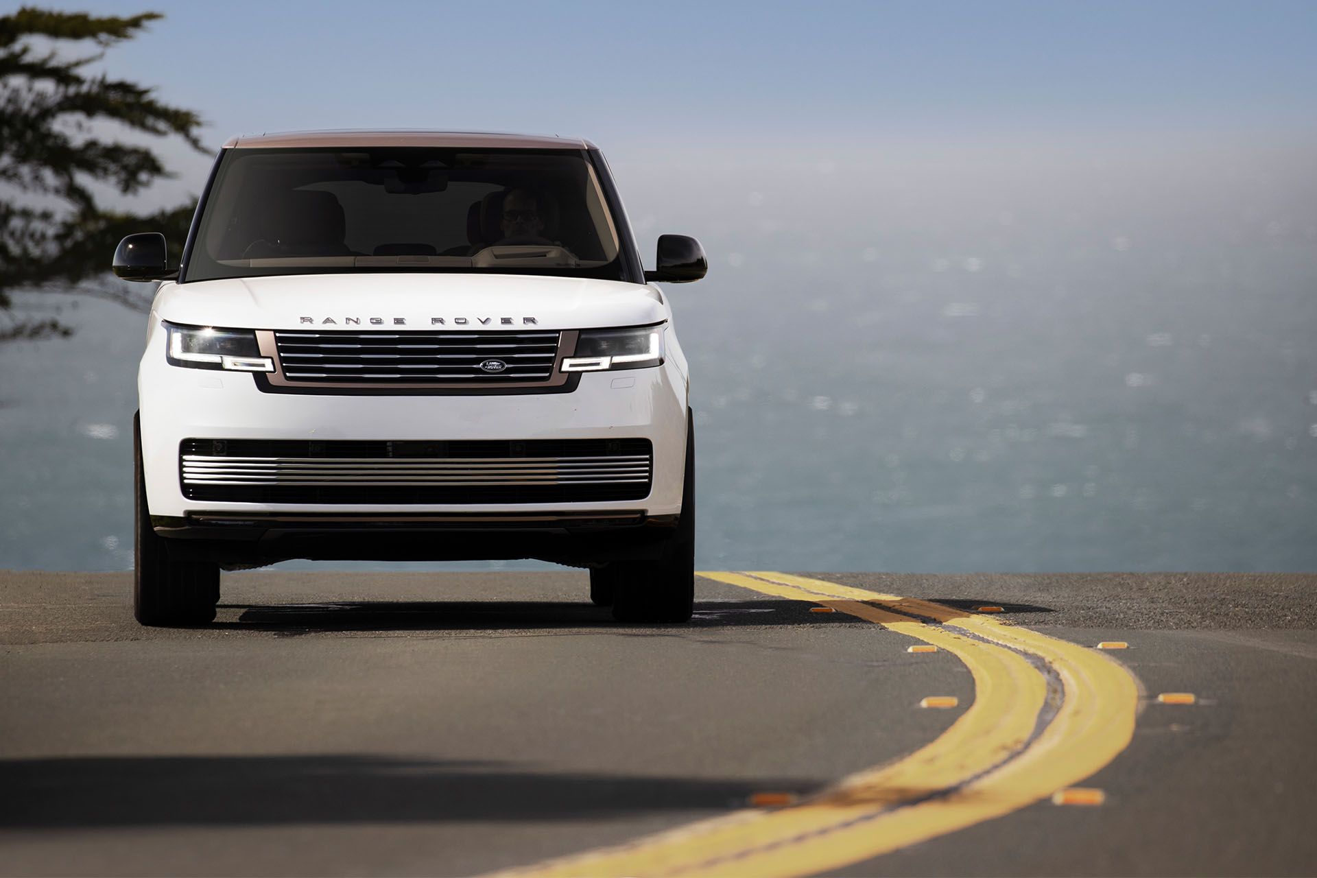 The 2022 Range Rover SV just set and raised the luxury SUV bar