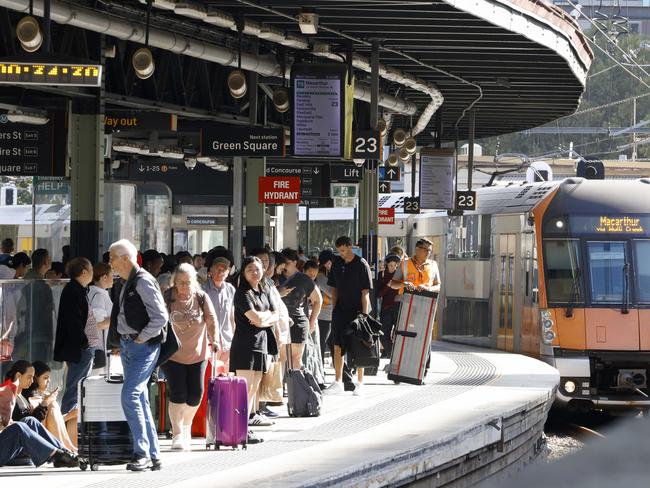 SYDNEY, AUSTRALIA - NewsWire Photos FEBRUARY 15, 2025: People pictured waiting for a train at Central Station.Picture: NewsWire / Damian Shaw