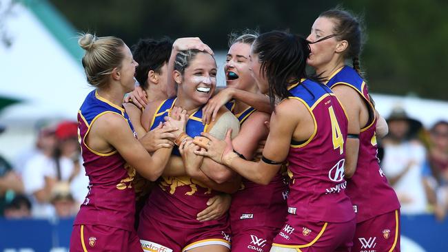 AFLW news: Gold Coast Suns want a team | The Courier Mail