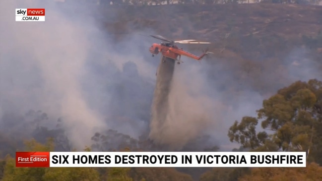 Bushfire rips through Victoria as scorching weather predicted