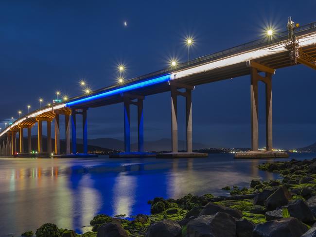 Tasman Bridge lighting event for Lake Illawarra 50th Anniversary Memorial. Picture: Caroline Tan