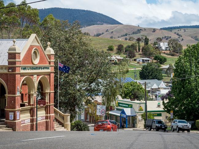 Bushfire relief. Omeo. Picture: Jake Nowakowski