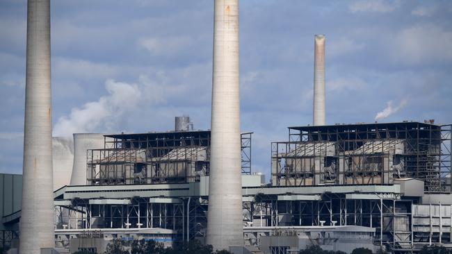 A general view of Liddell power station in Muswellbrook, in the NSW Hunter Valley region, on Sunday, April 22, 2018. Hong Kong based company Alinta Energy has made a $250m offer to AGL to buy the ageing power plant. (AAP Image/Dan Himbrechts) NO ARCHIVING