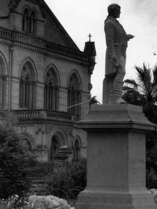 Statue of Robert Burns