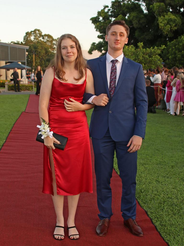 St Brendan’s College Yeppoon Students Step Out For Formal 