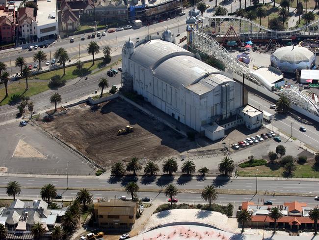 An aerial view of the St Kilda Triangle taken shortly after the Palace burnt down.