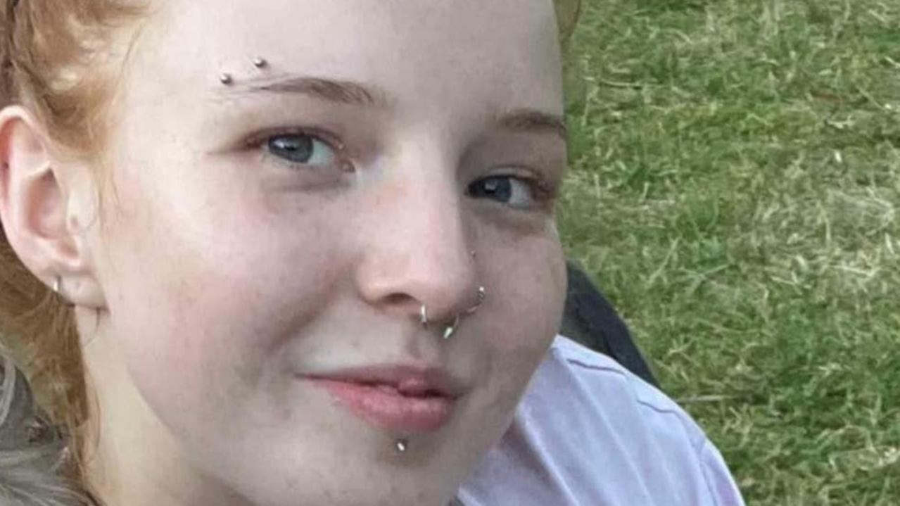 Police are desperately searching for missing 19-year old woman Isla Bell who was last seen leaving her Brunswick home in Melbourne’s north about 6pm on Friday, October 4. Picture: Facebook