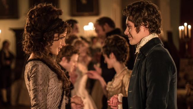 Kate Bekinsdale and Xavier Samuel in Love and Friendship.