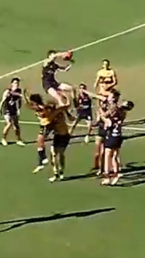 Epic hangtime in this specky during the SANFL U18s