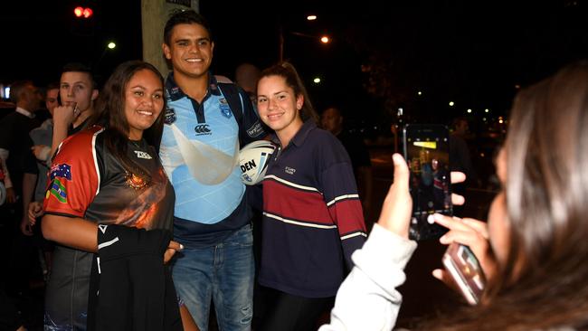 The Blues have reconnected with NSW fans. (AAP Image/Dan Himbrechts)