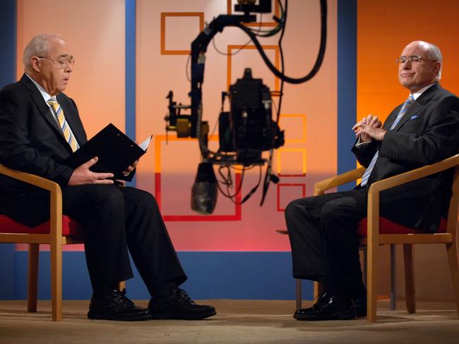 Oakes grilled then Prime Minister John Howard on Channel Nine’s Sunday in the lead-up to 2007 federal election. The Howard era had a rocky start, thanks to an Oakes expose.