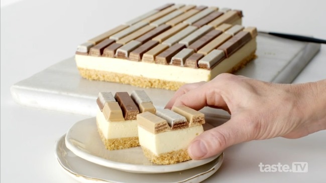 KitKat cheesecake slice