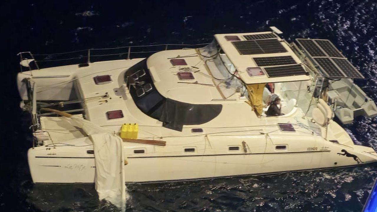 Cruise ship rescues Aussies stranded at sea