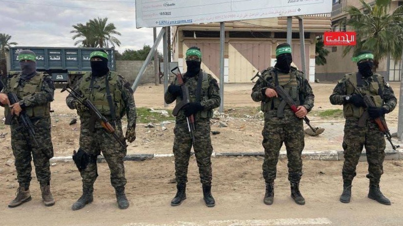 Hamas sets up stage for hostage release show