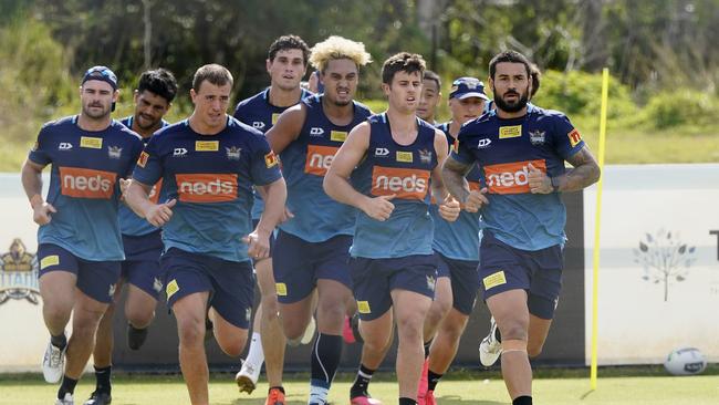 Titans at training. (AAP Image/Dave Hunt)