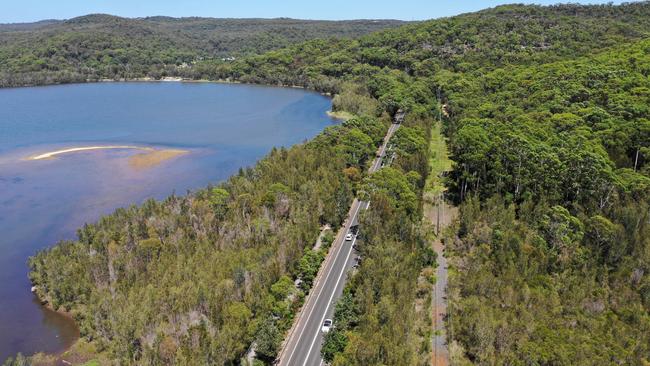 Wakehurst Parkway near Deep Creek Reserve.