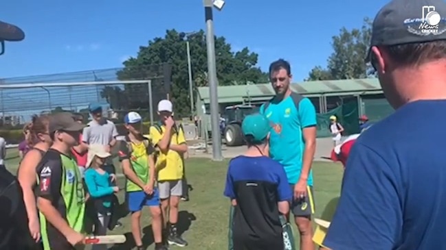 Mitchell Starc's lovely gesture to young fan