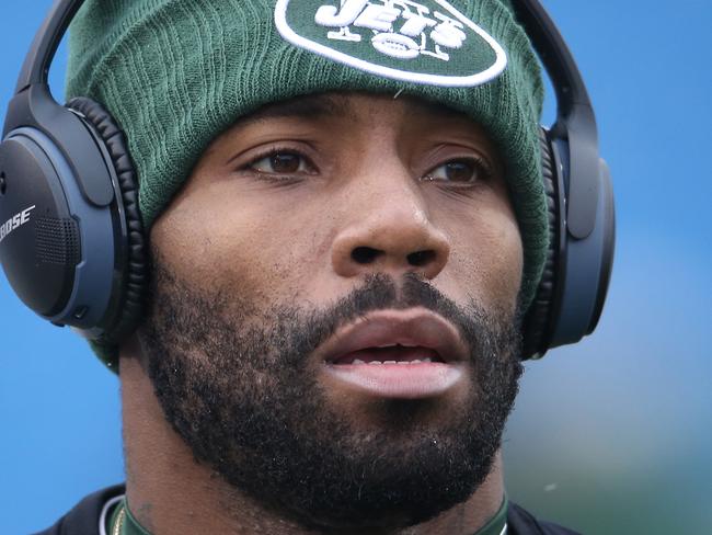 ORCHARD PARK, NY - JANUARY 3: Antonio Cromartie #31 of the New York Jets warms up before playing against the Buffalo Bills during NFL game action at Ralph Wilson Stadium on January 3, 2016 in Orchard Park, New York. (Photo by Tom Szczerbowski/Getty Images)