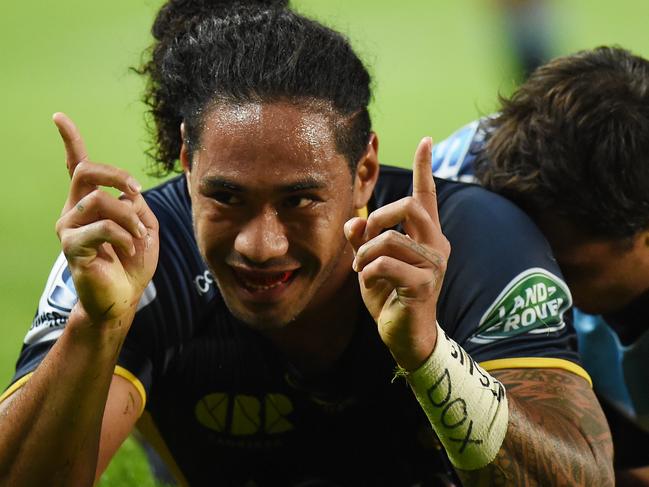 Joe Tomane of the Brumbies celebrates his try during the Round 8 Super Rugby match between the NSW Waratahs and the ACT Brumbies at Allianz Stadium in Sydney, Saturday, April 16, 2016. (AAP Image/Dean Lewins) NO ARCHIVING, EDITORIAL USE ONLY