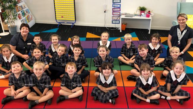 Kimberley College Prep class 2020: Principal Glenn Johnson; Teacher Mrs Laura McKnight, Teacher Aide - Mrs Kym Brushe with students left to right. Front row: Sebastien Mooyman, Jimi Pascoe, Tom Ellis, Isadora Miloseski, Cordelia Turner, Matilda Hurling. Second Row: Emilie Coulson, Emerson Bonner, Abigail Vaughan, Lucas Maher-Capper, Lyric Geake, Max Palelei, Franklin Cornelius. Third Row: Mrs Kym Brushe, Miller Wilson, Sophie Hartley, Penny Small, Mollie Hannah, Lachlan Wolpert, Summer Williams, Mrs Laura McKnight