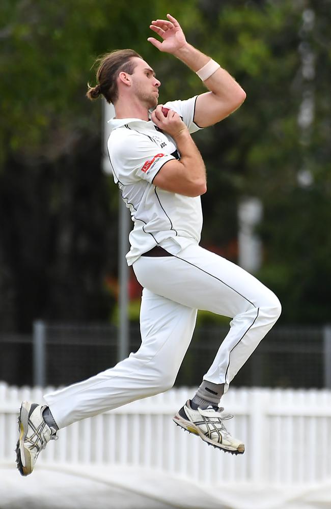Ipswich bowler Adam Smith Ipswich Vs Wests Saturday December 3, 2022. Picture, John Gass