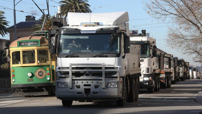 MELBOURNE, AUSTRALIA - NewsWire Photos, JULY 20, 2021. Tip truck drivers protest in Melbourne in pursuit of their claim for a fuel levy.. Picture: NCA NewsWire / David Crosling