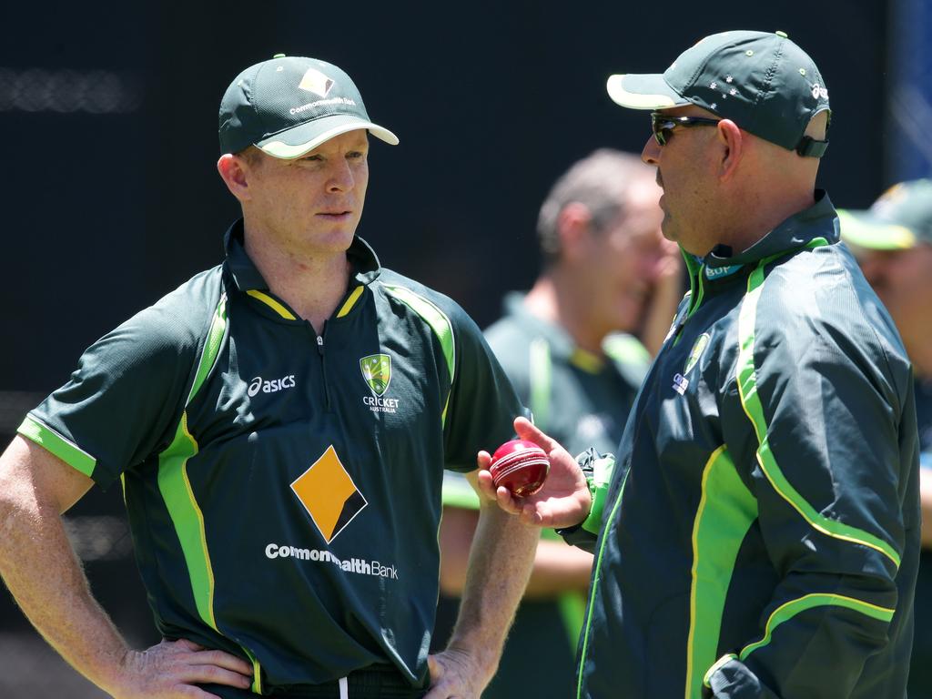 Chris Rogers talks to coach Darren Lehmann. Picture: Adam Head