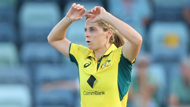 PERTH, AUSTRALIA - DECEMBER 11: Sophie Molineux of Australia in action during game three of the Women's ODI Series between Australia and India at WACA on December 11, 2024 in Perth, Australia.  (Photo by Janelle St Pierre/Getty Images)