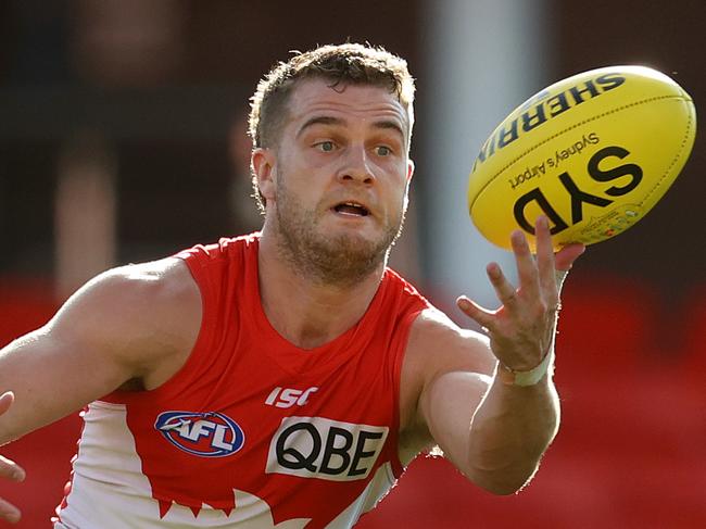 AFL Round 18. 20/09/2020.  Sydney Swans vs Geelong at Metricon Stadium, Gold Coast.  Tom Papley of the swans juggles the ball     . Pic: Michael Klein