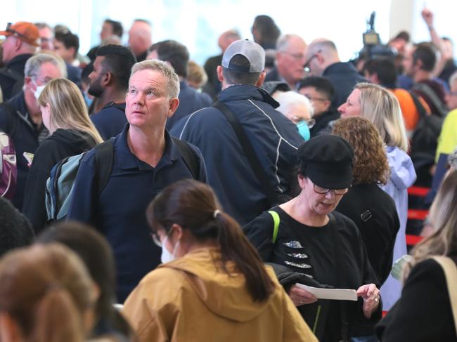 MELBOURNE, AUSTRALIA - NewsWire Photos, OCTOBER 11, 2022. A major security breach has sparked chaos at Melbourne airport. Thousands of Qantas passengers were ordered off flights and back inside the terminal shortly before 6.30am Picture: NCA NewsWire / David Crosling