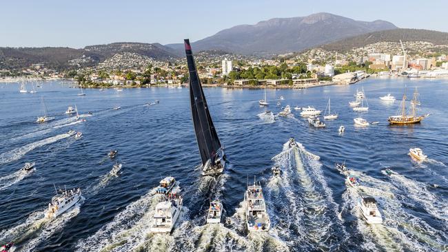 The Sydney supermaxi Comanche on her way to winning. Pic: Carlo Borlenghi.