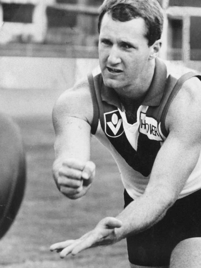 Sydney Swans player and Businessman Tony Smith played 17 games for the Sydney Swans from 1986-1988. Pic. Barry McKinnon March 3, 1986