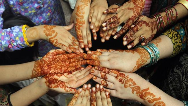 Learn the art of Henna.