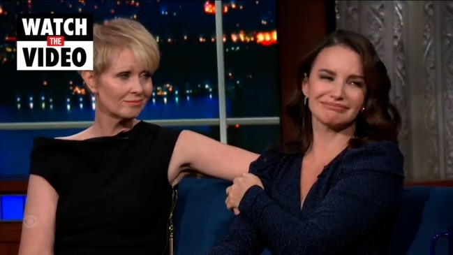 Kristin Davis breaks down over late co-star on The Late Show With Stephen Colbert