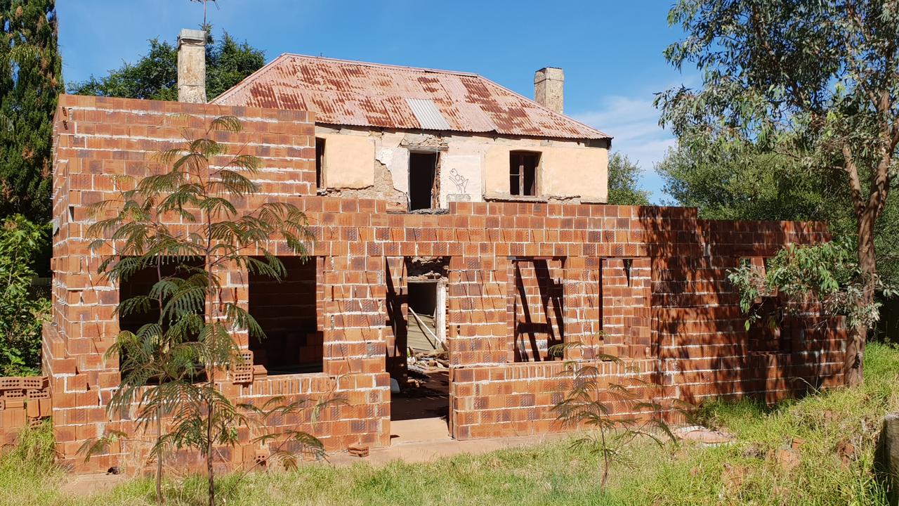 Woman on mission to save childhood home of South Australian legend Sir ...