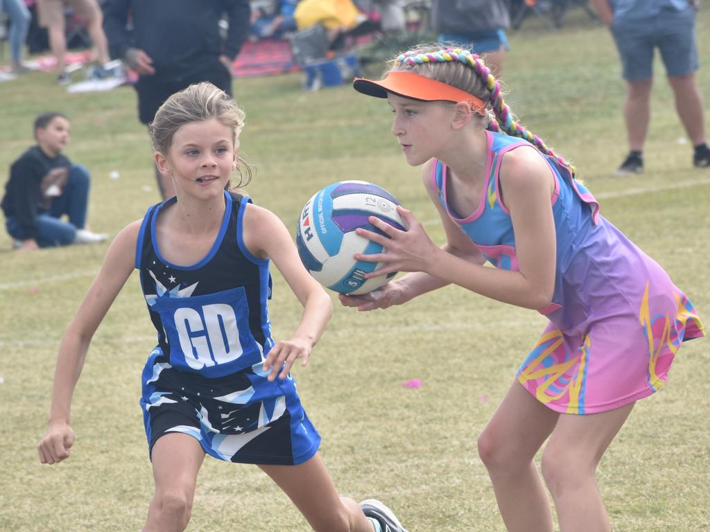 On court at the Cap Coast Junior Netball Carnival at the Barmaryee Multi Sports Precinct, Yeppoon, on August 11, 2024. Photo: Pam McKay