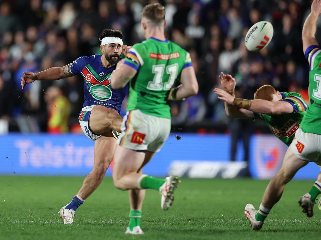 Shaun Johnson kicks the winning field goal after the controversial decision. Picture: Phil Walter/Getty