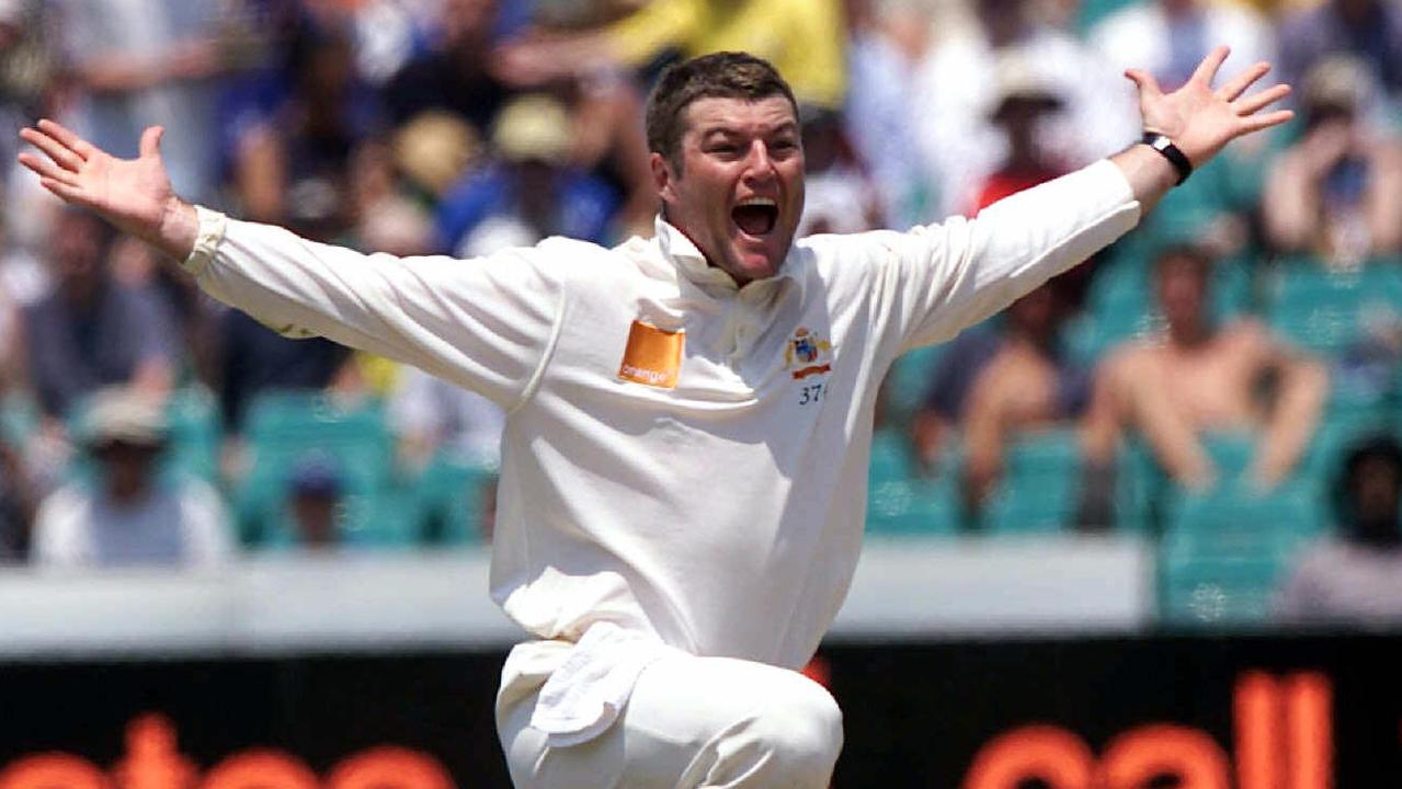 Cricketer Stuart MacGill appealing for lbw. Cricket - Australia vs South Africa Third Test match at SCG 04 Jan 2002.