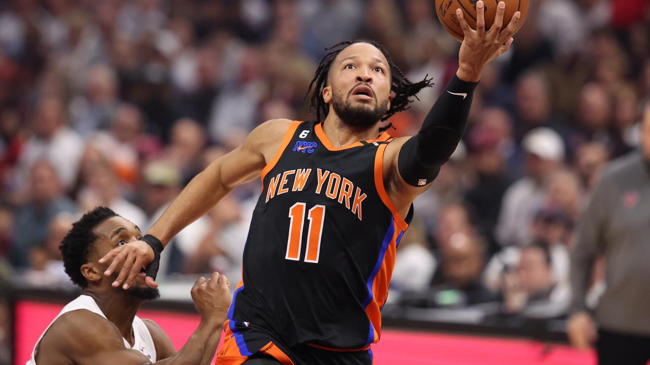 Knicks All-Star guard Jalen Brunson injures left leg on non-contact play  against Cavaliers