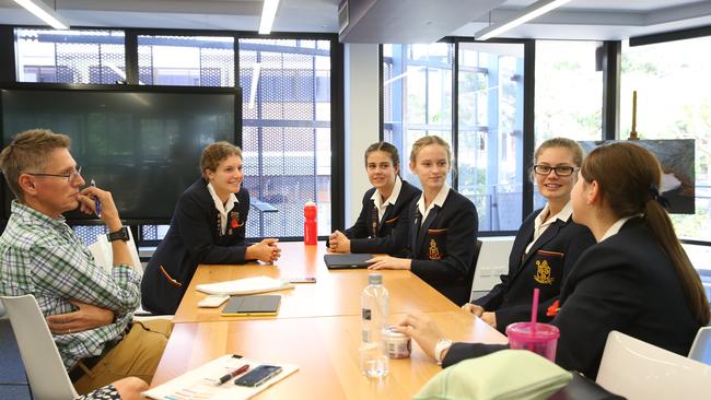 Reporter Rod Chester meets with students from St Hildas School  on the Gold Coast. Picture: Russell Shakespeare